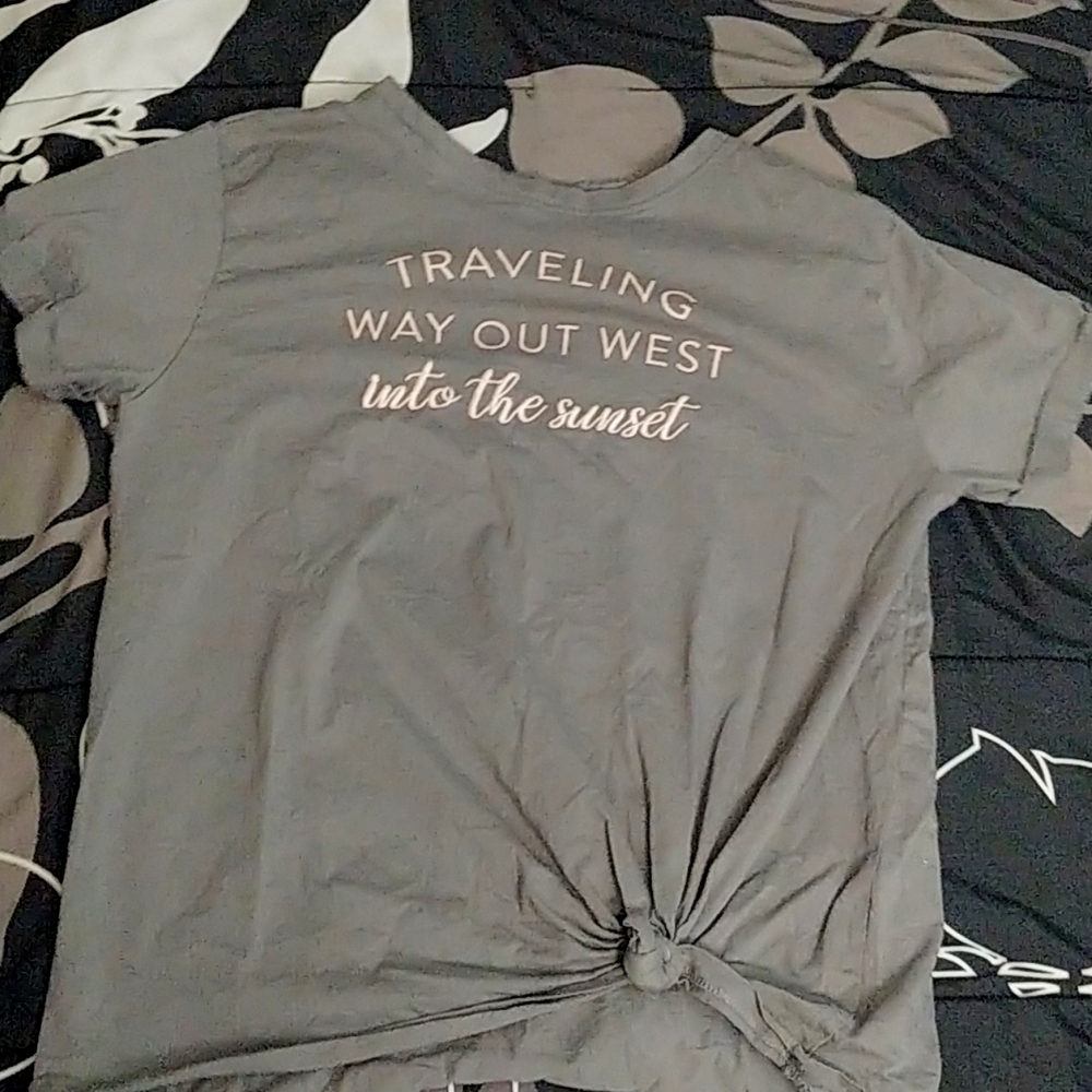 Bare your soul gray tee-shirt with pink lettering